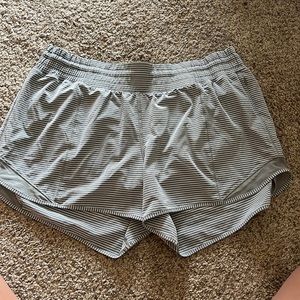 Lululemon hotty hot short 4in